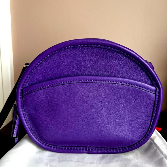 COACH LEGACY CANTEEN - Picture 3 of 6